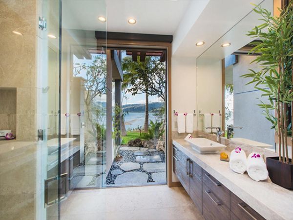 Oceanfront Honolulu Vacation Pool Home