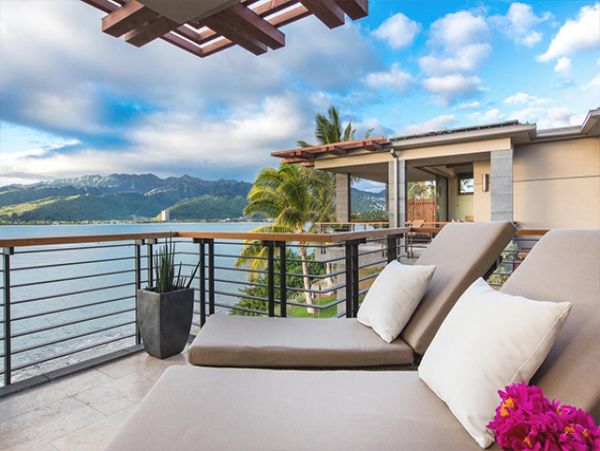 Oceanfront Honolulu Vacation Pool Home