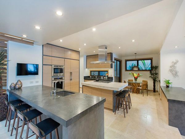 Oceanfront Honolulu Vacation Pool Home