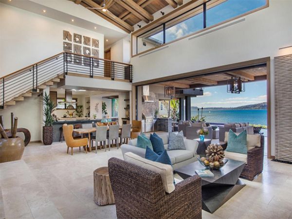 Oceanfront Honolulu Vacation Pool Home