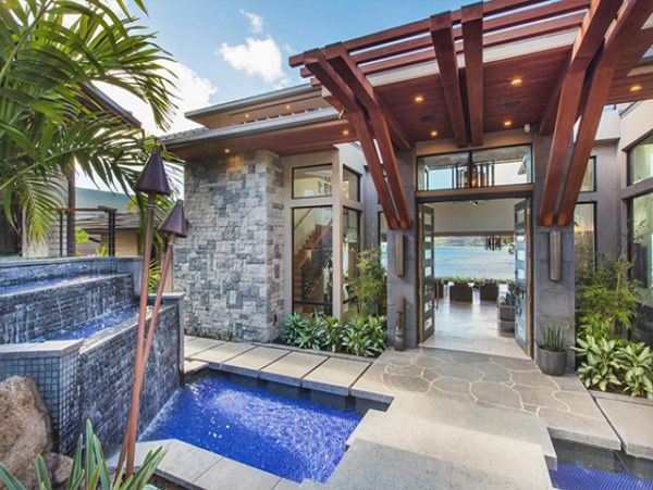 Oceanfront Honolulu Vacation Pool Home