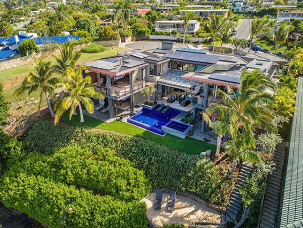 Oceanfront Honolulu Vacation Pool Home