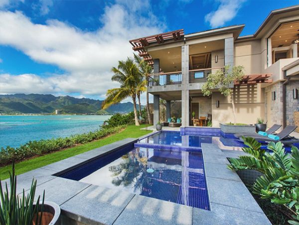Oceanfront Honolulu Vacation Pool Home