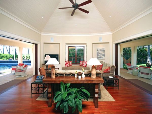 Beachfront Vacation Rental with 6 Bedrooms Plus Cottage
