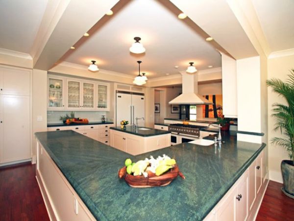 Beachfront Vacation Rental with 6 Bedrooms Plus Cottage