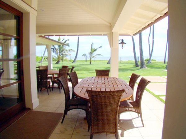 Beachfront Vacation Rental with 6 Bedrooms Plus Cottage