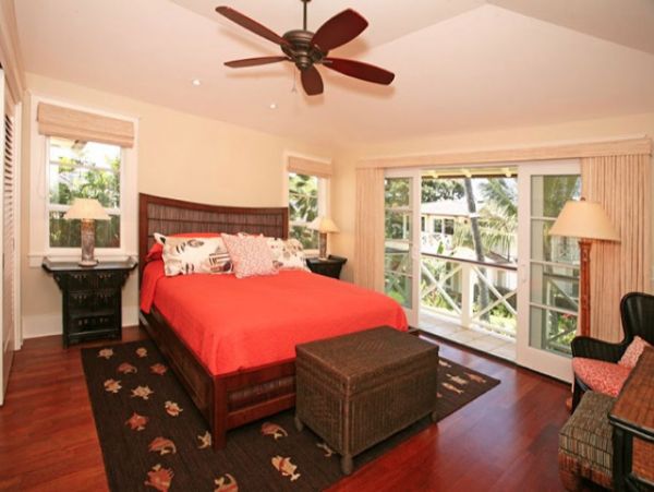 Beachfront Vacation Rental with 6 Bedrooms Plus Cottage