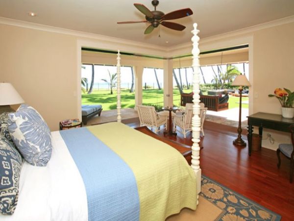 Beachfront Vacation Rental with 6 Bedrooms Plus Cottage