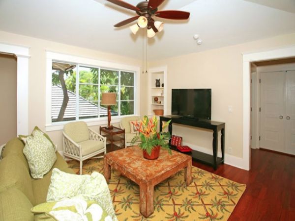 Beachfront Vacation Rental with 6 Bedrooms Plus Cottage