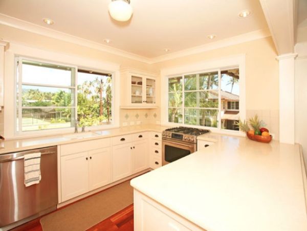 Beachfront Vacation Rental with 6 Bedrooms Plus Cottage