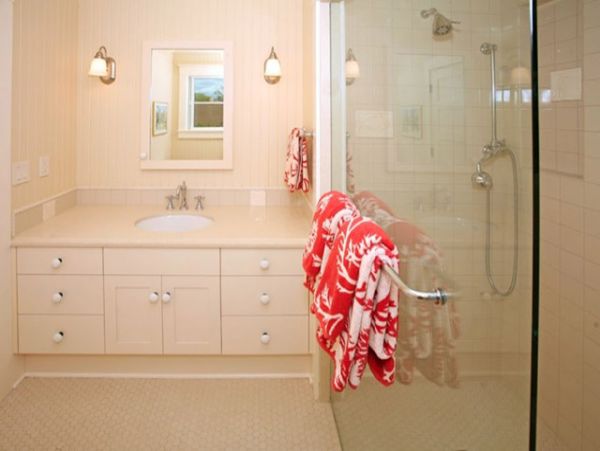 Beachfront Vacation Rental with 6 Bedrooms Plus Cottage