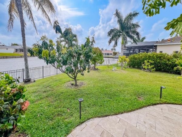 Luxurious Vacation Rental in Cape Coral Perfect Family Getaway