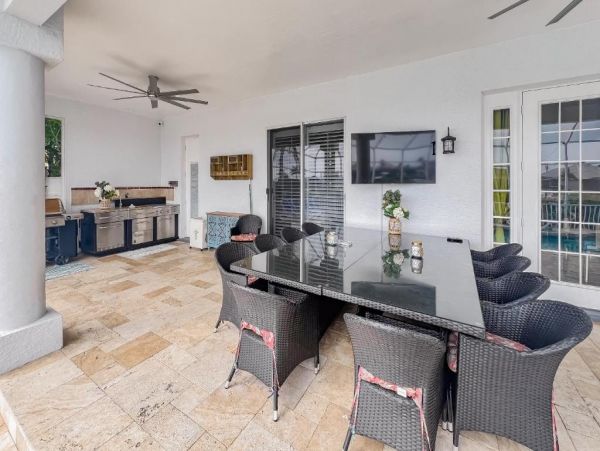 Luxurious Vacation Rental in Cape Coral Perfect Family Getaway