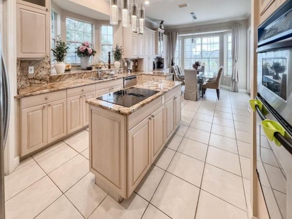 Luxurious Vacation Rental in Cape Coral Perfect Family Getaway
