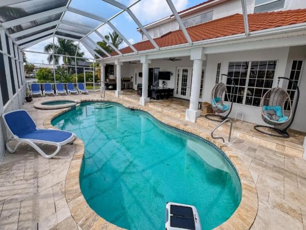 Luxurious Vacation Rental in Cape Coral Perfect Family Getaway