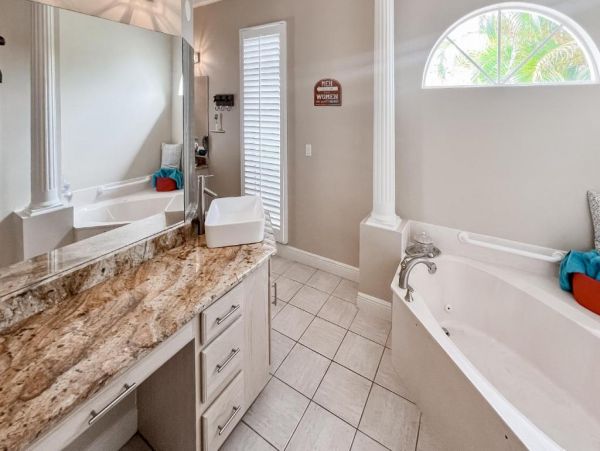 Luxurious Vacation Rental in Cape Coral Perfect Family Getaway