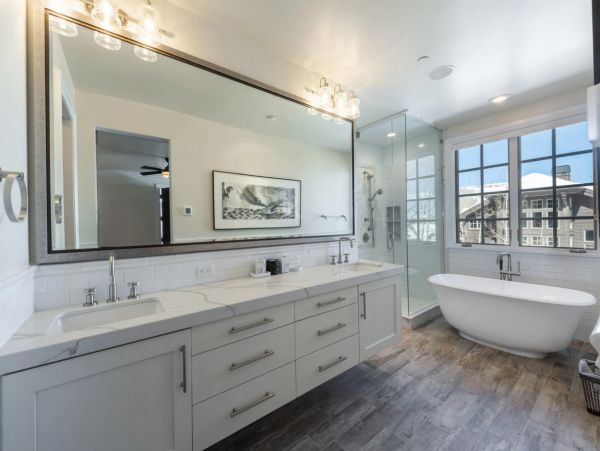 Luxury Ski-in/Ski-out Deer Valley Five Bedroom Home with Private Hot Tub