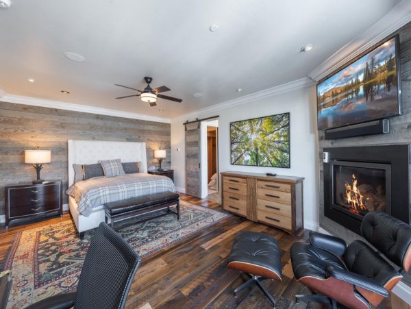 Luxury Ski-in/Ski-out Deer Valley Five Bedroom Home with Private Hot Tub