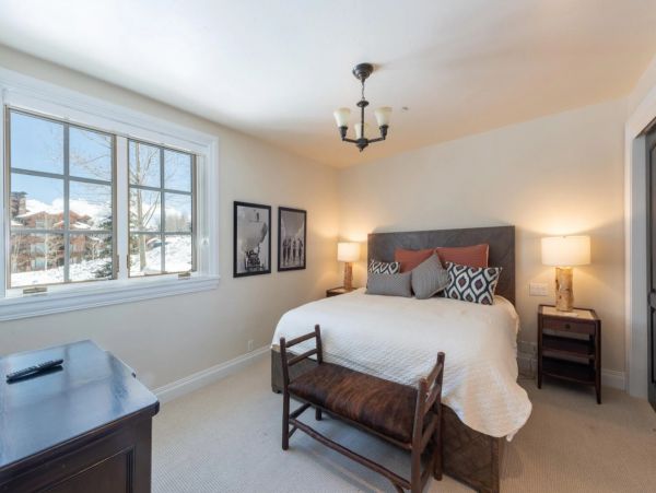 Luxury Ski-in/Ski-out Deer Valley Five Bedroom Home with Private Hot Tub