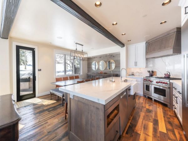 Luxury Ski-in/Ski-out Deer Valley Five Bedroom Home with Private Hot Tub