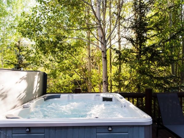 Six Bedroom Vacation Rental in Park City