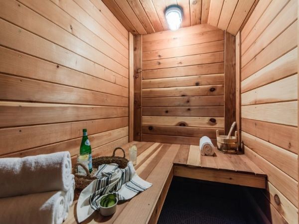 Six Bedroom Vacation Rental in Park City