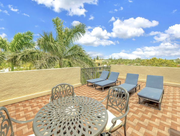 Siesta Key Vacation Rental with 8 Bedrooms Total