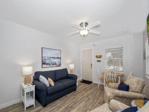 Coastal Cottage with 2 Bedrooms in Fort Myers Beach