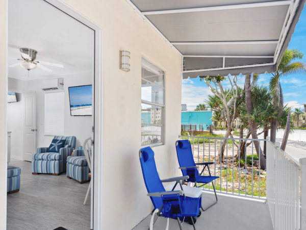 Coastal Cottage with 2 Bedrooms in Fort Myers Beach