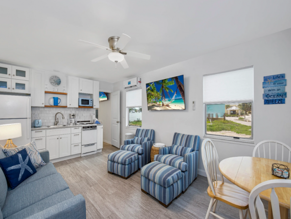 Coastal Cottage with 2 Bedrooms in Fort Myers Beach
