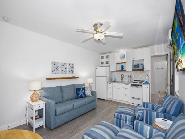Coastal Cottage with 2 Bedrooms in Fort Myers Beach