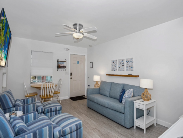 Coastal Cottage with 2 Bedrooms in Fort Myers Beach