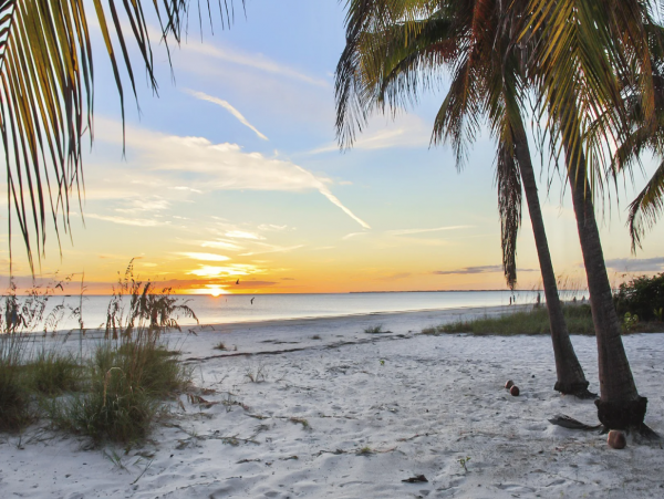 Coastal Cottage with 2 Bedrooms in Fort Myers Beach