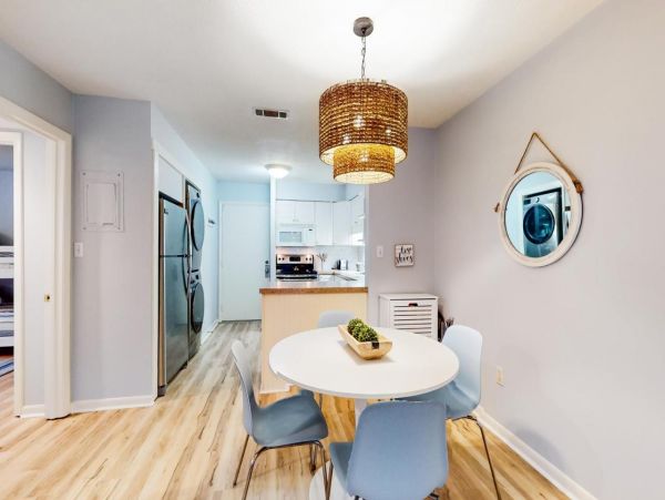 Hilton Head 2 Bedroom Condo with On-Site Pool, Hot Tub & Tennis Courts