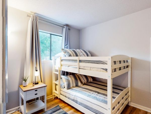 Hilton Head 2 Bedroom Condo with On-Site Pool, Hot Tub & Tennis Courts