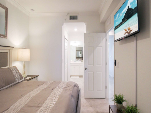 Lovely 2 Bedroom Vacation Rental with Waterfront Views