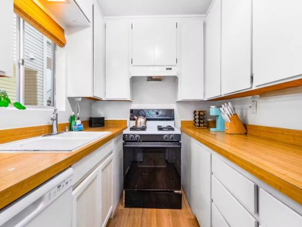 One Bedroom Waterfront Vacation Condo in Mission Beach