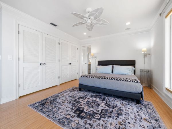 Luxurious Coastal Getaway 4 Bedroom Pool Home