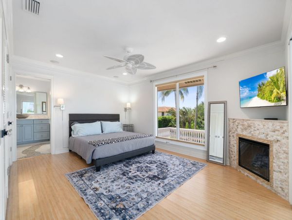 Luxurious Coastal Getaway 4 Bedroom Pool Home