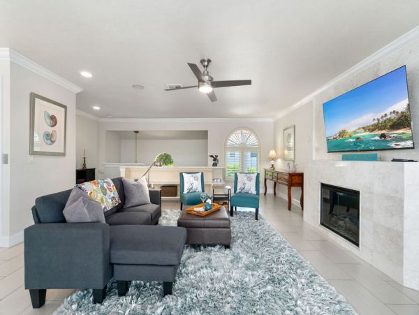 Luxurious Coastal Getaway 4 Bedroom Pool Home