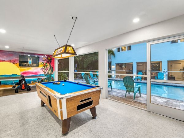Your Idyllic Siesta Key Retreat Short Walk to Beach