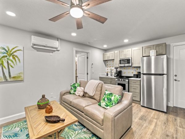 Your Idyllic Siesta Key Retreat Short Walk to Beach