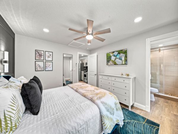 Your Idyllic Siesta Key Retreat Short Walk to Beach