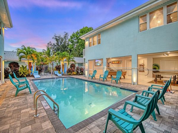 Your Idyllic Siesta Key Retreat Short Walk to Beach