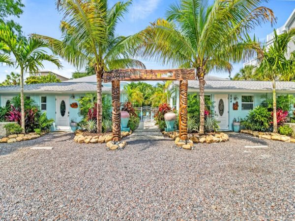 Your Idyllic Siesta Key Retreat Short Walk to Beach