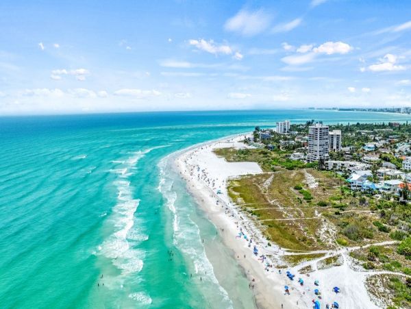 Your Idyllic Siesta Key Retreat Short Walk to Beach