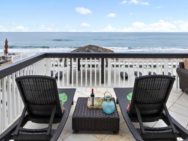 Beachfront Three Bedroom Duplex in Oceanside