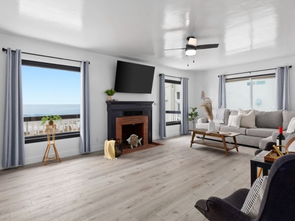 Beachfront Three Bedroom Duplex in Oceanside