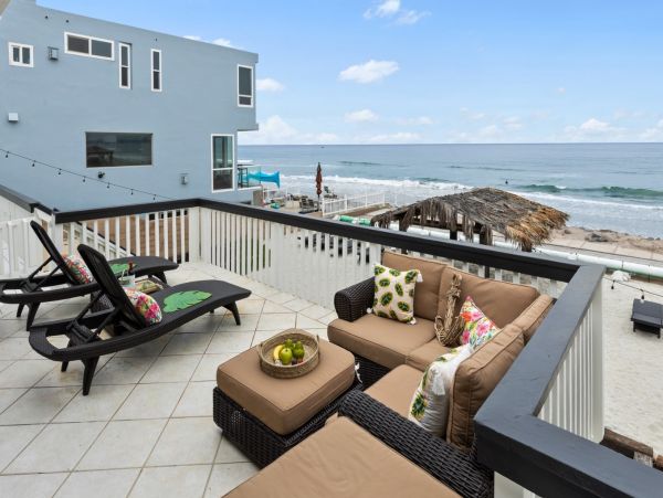 Beachfront Three Bedroom Duplex in Oceanside
