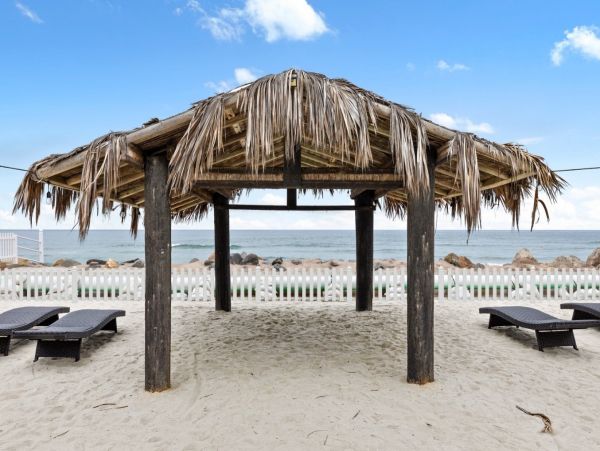 Beachfront Three Bedroom Duplex in Oceanside